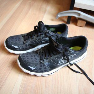 Sketchers GoRun 3 Size 9.5 Women's